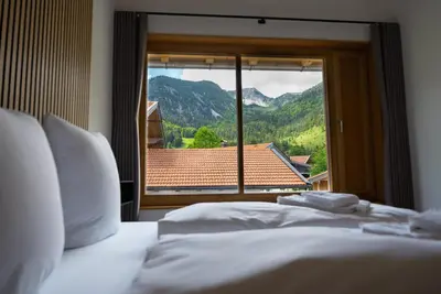 Ein allgemeiner Bergblick oder ein Berglick von der Ferienwohnung aus