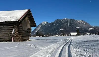 Ein allgemeiner Bergblick oder ein Berglick von der Ferienwohnung aus