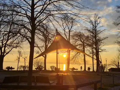 Blick auf den Sonnenuntergang/Sonnenaufgang von der Ferienwohnung aus oder aus der Nähe