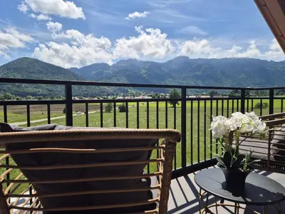 Ein allgemeiner Bergblick oder ein Berglick von der Ferienwohnung aus