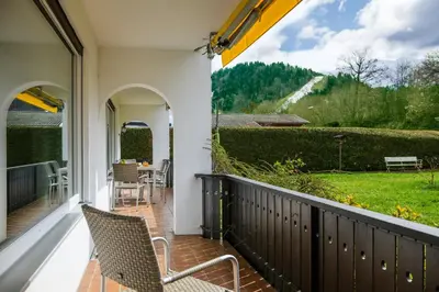 Ein Garten an der Unterkunft Alpencharme