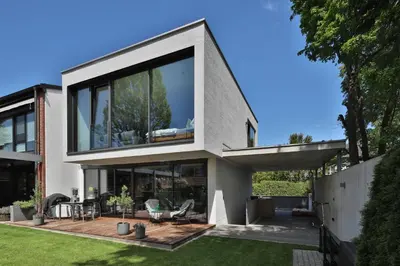 Ein Garten an der Unterkunft Moderne Studio-Wohnung - Lichtblick