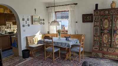 Ein Sitzbereich in der Unterkunft Ferienwohnung am Frauenbach
