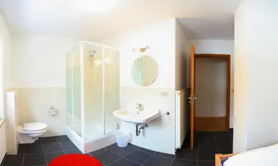 Ein Badezimmer in der Unterkunft Ferienwohnungen am Märchenpark