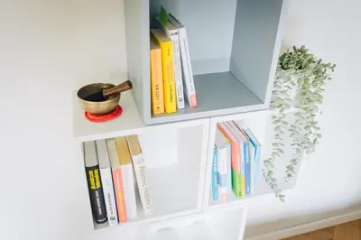 Die Bibliothek im Privatzimmer