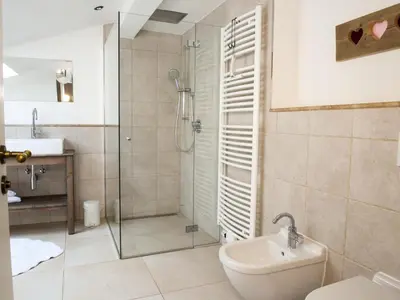 Ein Badezimmer in der Unterkunft Zum Kistlerwirt