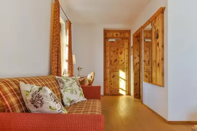 Ein Sitzbereich in der Unterkunft Landgasthof zum Erdinger Weissbräu