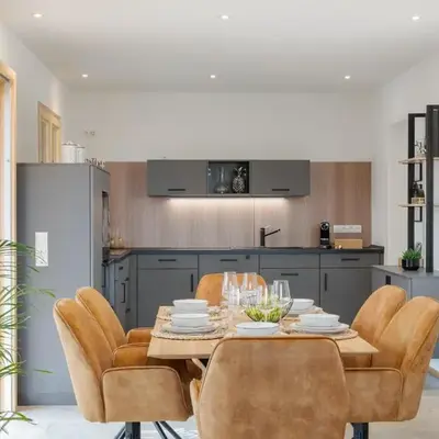 FENJOY Ferienapartments am Chiemsee - Balkon - BBQ