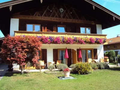 Ein Garten an der Unterkunft Gästehaus Fischer