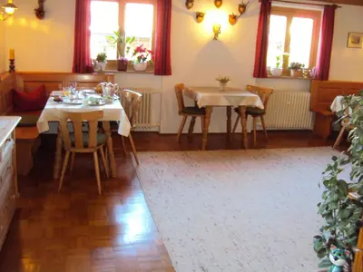 Ein Sitzbereich in der Unterkunft Gästehaus Fischer