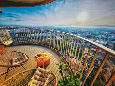 Ein Balkon oder eine Terrasse in der Unterkunft Apartment in der 30. Etage, Tolle Aussicht, Zentral