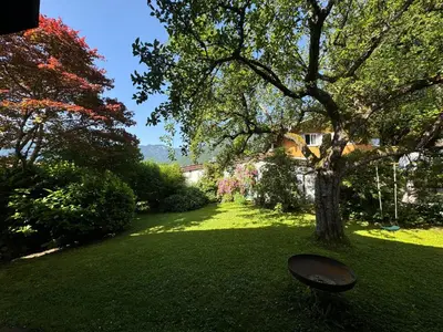 Ein Garten an der Unterkunft Haus Bergsteigerglück