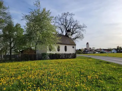 Ein Garten an der Unterkunft Idyllisches Ferienhaus mit Ausblick