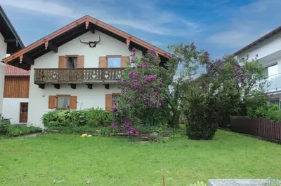 Ein Garten an der Unterkunft Ferienhaus mit Garten für bis zu 6 Personen