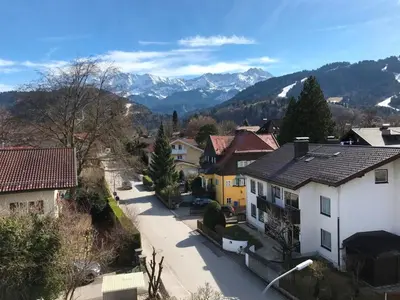 Ein allgemeiner Bergblick oder ein Berglick von der Ferienwohnung aus