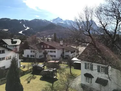 Ein allgemeiner Bergblick oder ein Berglick von der Ferienwohnung aus