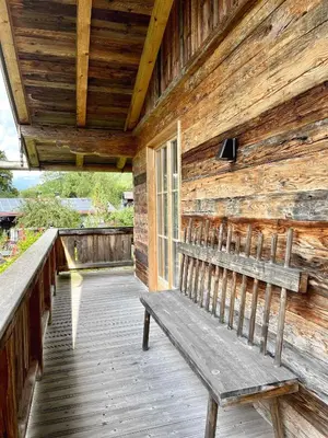 Ein Balkon oder eine Terrasse in der Unterkunft Landhaus Riedlern - Exklusives Ferienhaus in Kreuth am Tegernsee