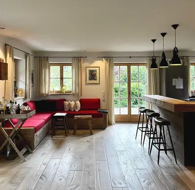 Ein Sitzbereich in der Unterkunft Landhaus Riedlern - Exklusives Ferienhaus in Kreuth am Tegernsee