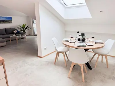 Ein Sitzbereich in der Unterkunft Ferienwohnung Eggstätt