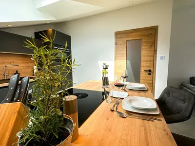 Ein Sitzbereich in der Unterkunft Ferienwohnung Eggstätt
