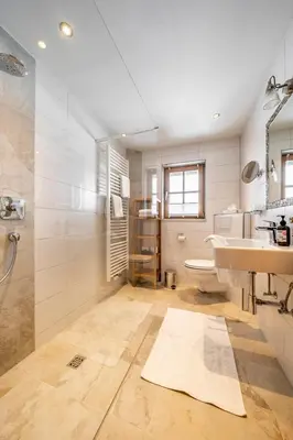 Ein Badezimmer in der Unterkunft Ferienwohnungen Haus Heiss