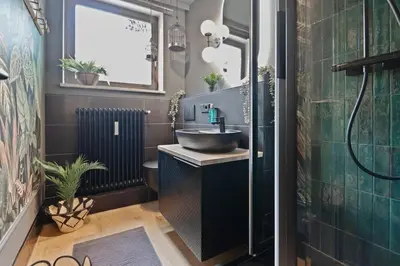 Ein Badezimmer in der Unterkunft Flatista Homes - Jungle House