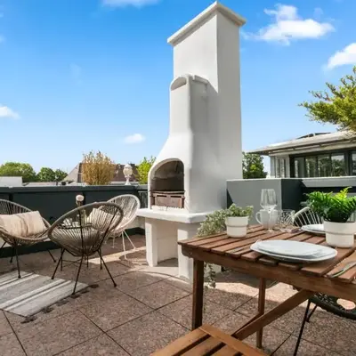 Flatista Homes - Penthouse with Rooftop Gym