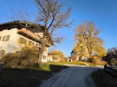 Das Gebäude in dem sich der Bauernhof befindet