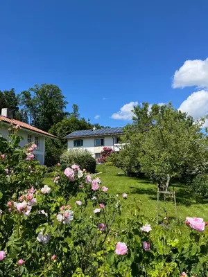 Ein Garten an der Unterkunft Ferienwohnung Wallner