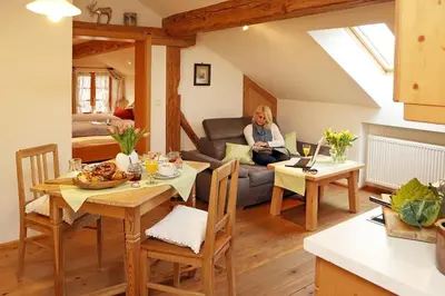 Ein Sitzbereich in der Unterkunft Ferienwohnung Lechner