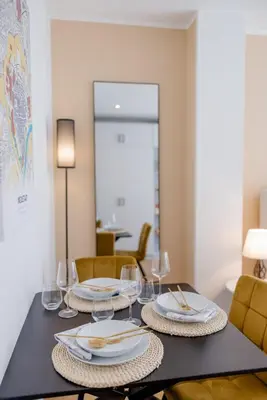 Ein Sitzbereich in der Unterkunft Lumen Homes - Altstadt-Studio direkt im Zentrum, Küche, öffentlicher Parkplatz ums Eck