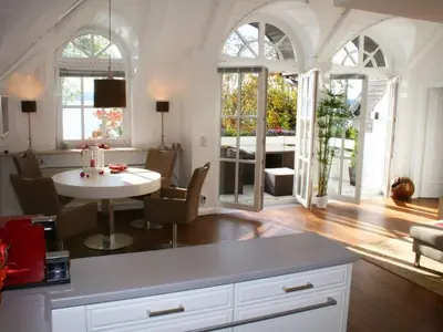 Ein Sitzbereich in der Unterkunft Charming Holiday Home in Herrsching