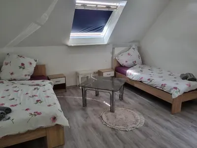 Ein Bett oder Betten in einem Zimmer der Unterkunft Monteurwohnung Weigl