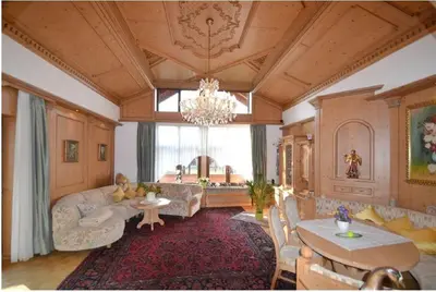 Ein Sitzbereich in der Unterkunft Begum's Palace in Munich - 120qm of Spacious Elegance