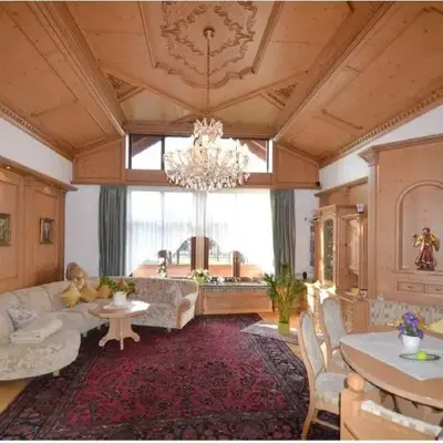 Begum's Palace in Munich - 120qm of Spacious Elegance