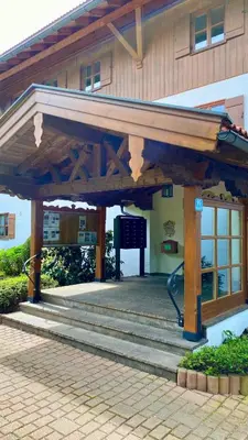 Das Gebäude in dem sich die Ferienwohnung befindet