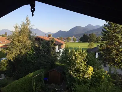 Ein allgemeiner Bergblick oder ein Berglick von der Ferienwohnung aus