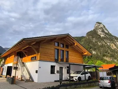 Ein allgemeiner Bergblick oder ein Berglick von der Ferienwohnung aus