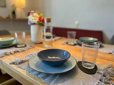 Getränke in der Unterkunft Ferienwohnung Casa de Mane&Tina mit Gartenmitbenutzung