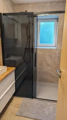 Ein Badezimmer in der Unterkunft Kaufbeuren mit Wintergarten