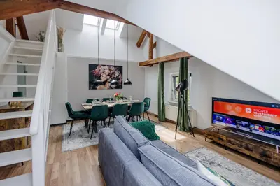 TV/Unterhaltungsangebot in der Unterkunft UNiQE I 115qm I 3 Schlafzimmer I Nähe Messe