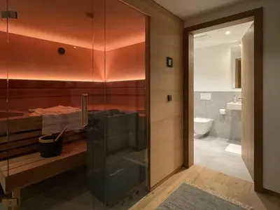 Ein Badezimmer in der Unterkunft Ferienwohnung h9 Tal mit Sauna und Bergblick