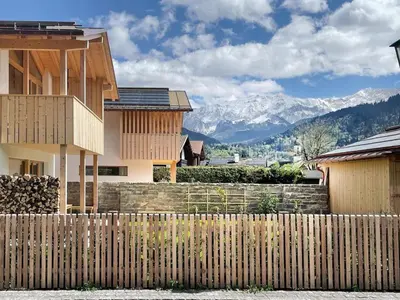 Ein allgemeiner Bergblick oder ein Berglick von der Ferienwohnung aus