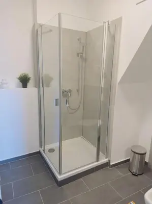 Ein Badezimmer in der Unterkunft FeWo für 7 Personen/Netflix/Parking/WLAN/stilvoll