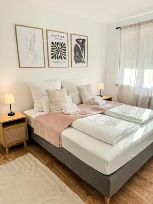 Ein Bett oder Betten in einem Zimmer der Unterkunft City-Apartment - private parking