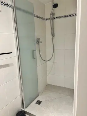 Ein Badezimmer in der Unterkunft Ammersee Garten Appartment