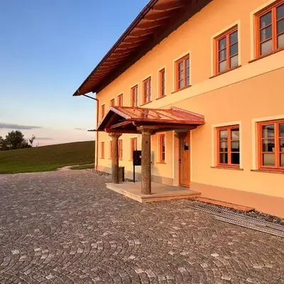 Stay Nice Apartments Dorfen Nähe München Jacuzzi Grillkota 75 Zoll TV