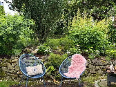 Ein Garten an der Unterkunft Atelier Farbenreich No 8