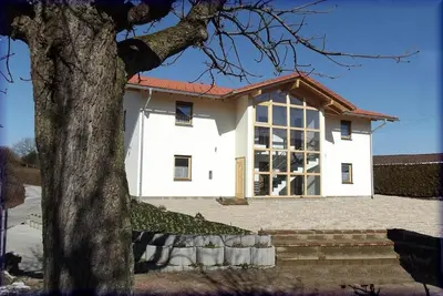Das Gebäude in dem sich die Ferienwohnung befindet