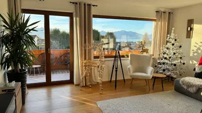Ein allgemeiner Bergblick oder ein Berglick von der Ferienwohnung aus